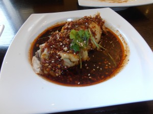Huhn in Chilisauce (sehr scharf, Fleisch enthält Knochen) - DIM-SUM Restaurant im Chinazentrum - Wien