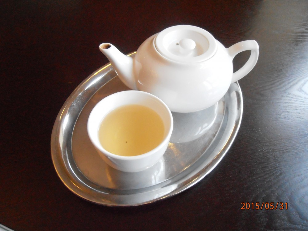 Oolong Tee (sehr gut zu öligen chinesischen Speisen) - DIM-SUM Restaurant im Chinazentrum - Wien