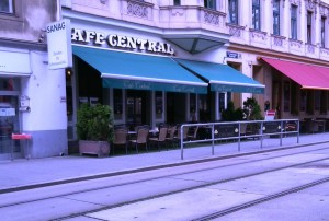 Cafe Central Lokalaußenansicht &amp; Gastgarten