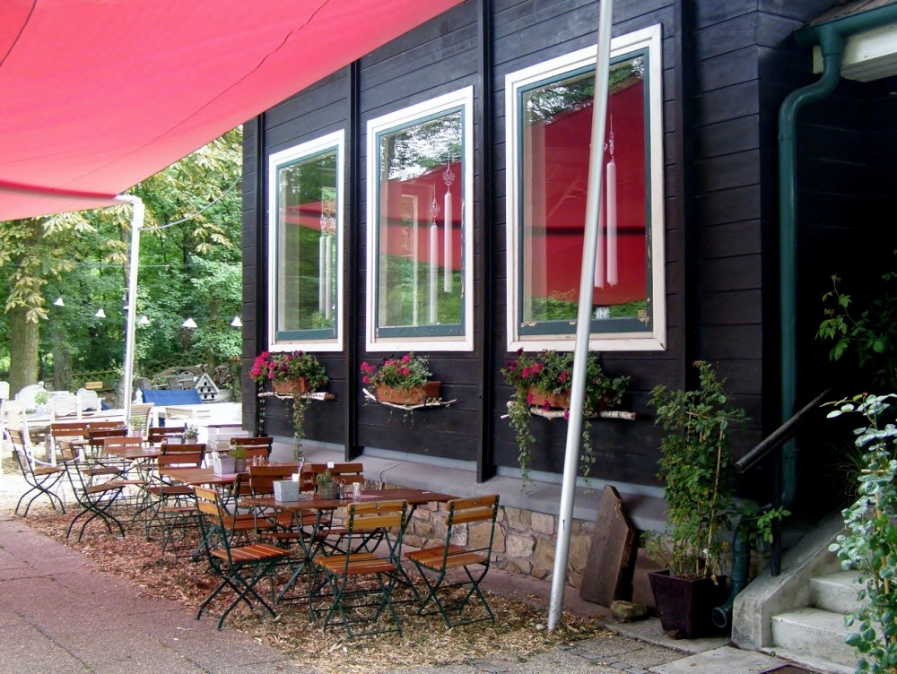 Garten an der Rückseite - Josefinenhütte - Die Hütte am Weg - Wien