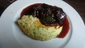 Slow Braised Ox Cheeks with a Port Glaze and Chive Mash - O'Connors Old Oak - Wien
