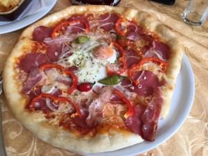 Pizza Sonato - vom Teig bis zu den Auflagen wirklich gut - Torino - Baden