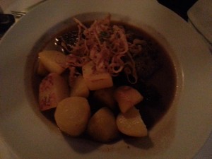 Zwiebelrostbraten mit Bratkartoffeln - Meixner's Gastwirtschaft - Wien