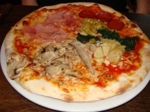 Pizza Fantasia. - Piccola Bella Napoli - Bregenz