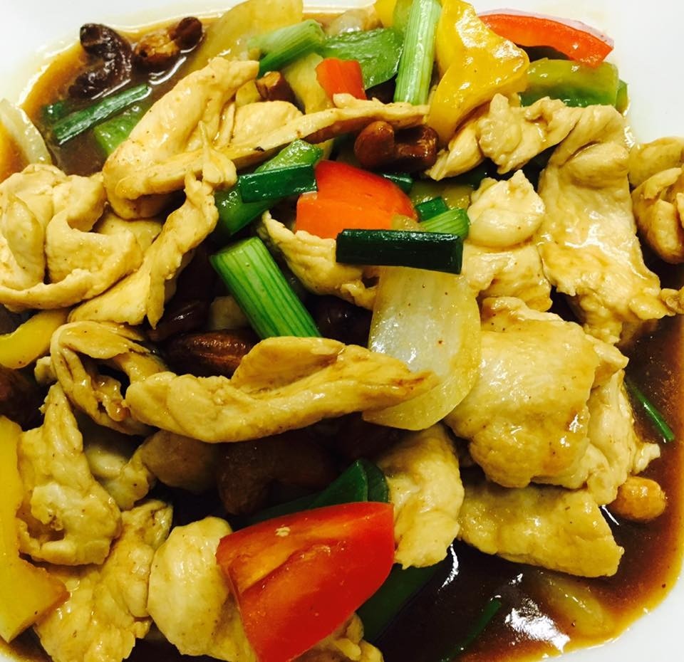 Hühnerfleisch mit Cashewnüssen - Nui's Thai Restaurant - Gablitz