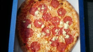 Pizza Bianci (Salami+Schafkäse)