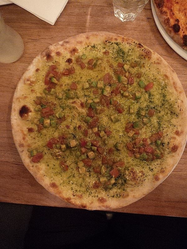 Pizza Guacamole vegan - Dellago - Wien