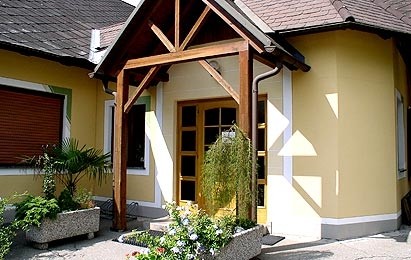 Eingangsbereich - Weingut Buschenschank Gründl - Labuttendorf