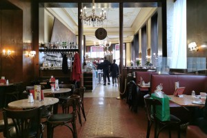 Cafe Ritter - Linker Flügel - Hinterer Raum - Blick nach vorne - Cafe Ritter - Wien