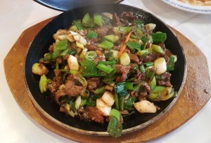 Lammfleisch mit Porree, Zwiebeln und Knoblauch - China-Restaurant Hui-Feng - Wien
