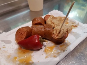 Pusztawürstel + Süßer Senf + Scharfe Pfefferoni
