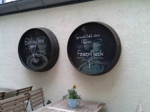 Zum schwarzen Adler - Im Innenhof-Gastgarten - Gasthaus-Brauerei Zum Schwarzen Adler - Wien