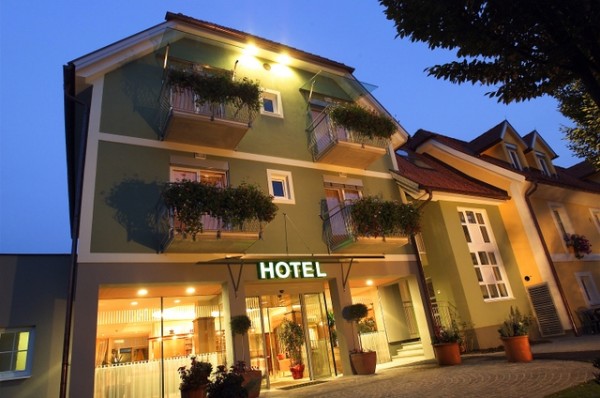 und angebundenes, schönes 4 Sterne Hotel - Wratschko - Gamlitz