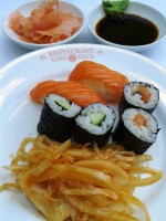 Yang Haus - Standard Sushi & Maki mit Asiatischem Krautsalat - Yang Haus - Wien