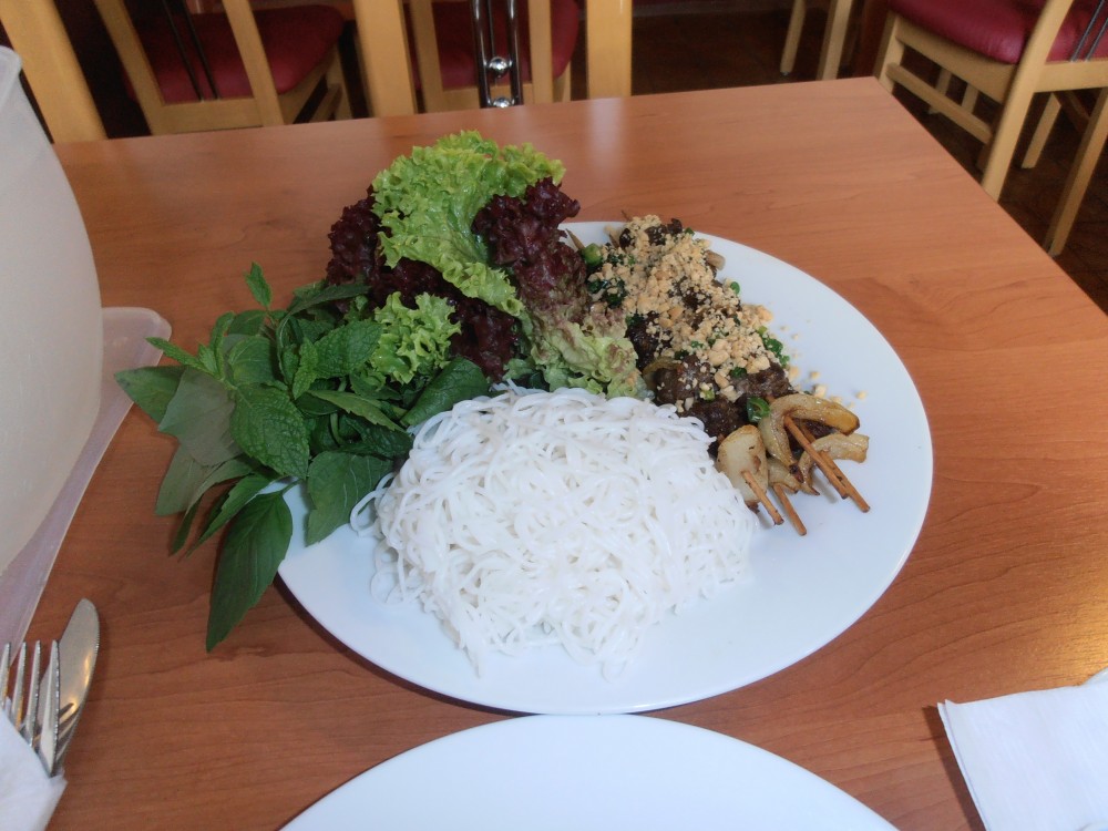 Rindsspieße zum Selberwickeln - MINH KHIEM / Vietnamese Food - Wien