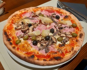 Pizza Capricciosa 15,10