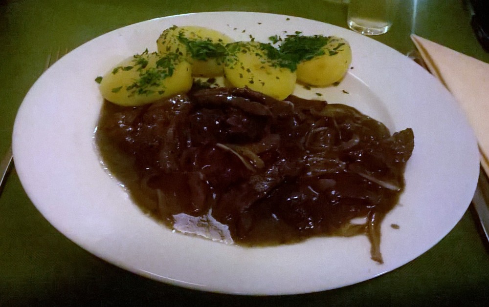 geröstete Wildschweinleber in einem herrlichen Zwiebelsaftl......... - Hausmair's Gaststätte - Wien