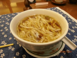 Sehr gute und kräftige Suppe, aber Nudeln zu weich für meinen Geschmack. - Nihon Bashi - Wien