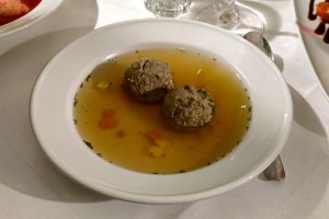 Winklers zum Posthorn - Leberknödelsuppe - hier für mich seit langem die besten Knödel - Suppe ...