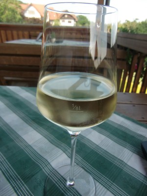 Ein Achterl Sauvignon blanc - gut eingeschenkt - Weingut Buschenschank Kratzer - Heimschuh