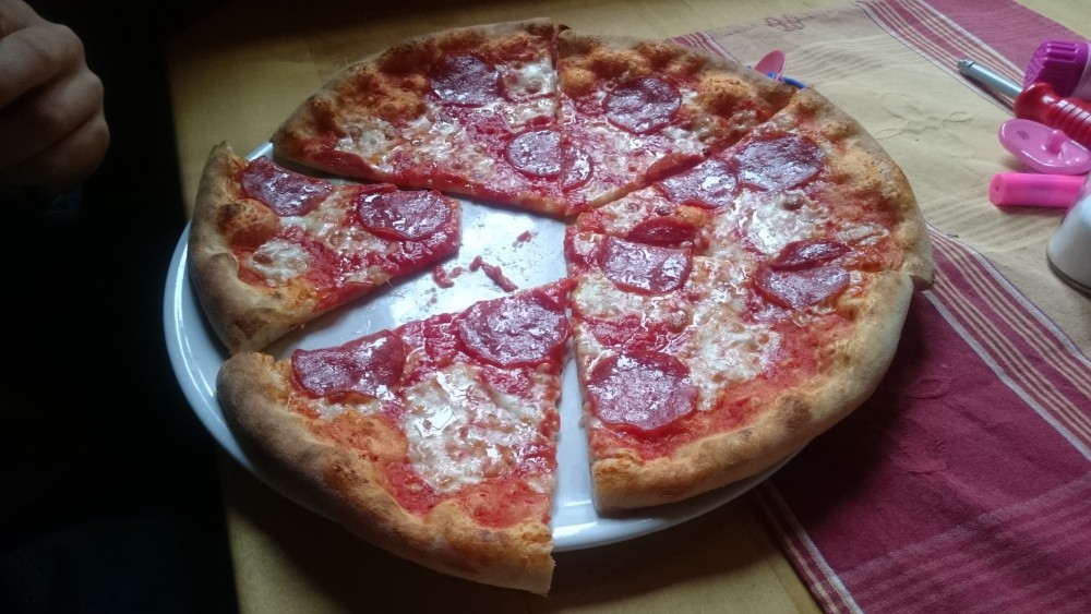 Pizza Salame - DA FRANCESCO - Wien
