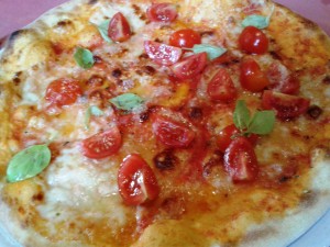 Pizzeria Antonello - Pizza Napolitana (EUR 7,90)