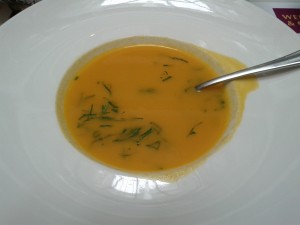 Karotten-Orangen Suppe mit frischem Ingwer