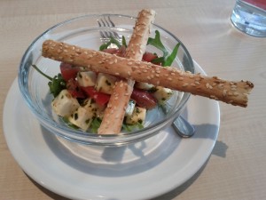 Mozzarella Salat (Menü-Vorspeise)