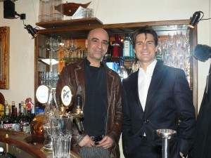 Selim&amp; Tom Cruise in Selim`s Bar .11 2009 - Salim Benhamada - Salzburg
