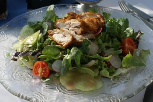 Back-Hendl-Salat mit Kürbiskernöl um 11,50 Euro. - Seehof - Bregenz
