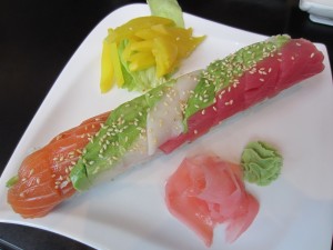 Regenbogen Sushi schmeckt auch köstlich