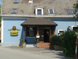 Außenansicht - Eingang - Gasthof zum Goldenen Hirschen - Graz - Andritz