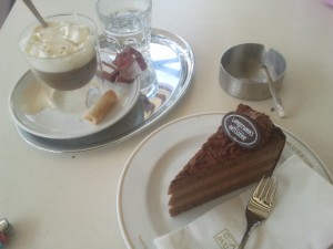 Salon einspäner und Torte - Cafe Museum - Wien
