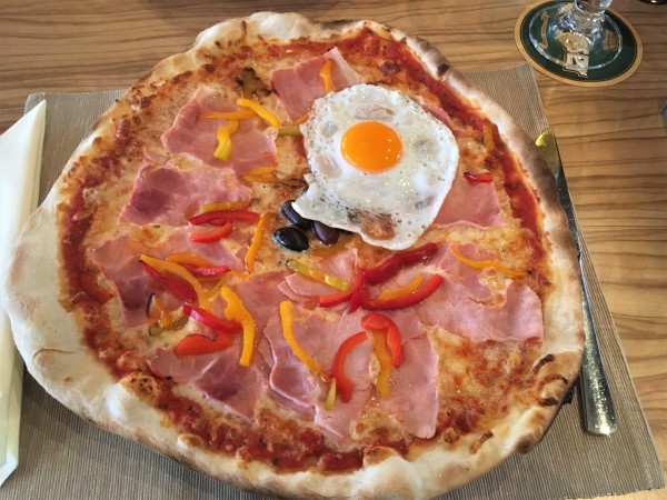 Pizza Capricciosa - Da Ezio - Leibnitz