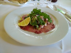 Tris di Carpaccio, Carpaccio aus dreierlei Fischsorten verfeinert mit ... - Paolo - Wien