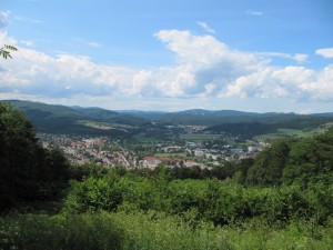 Blick auf Berndorf und im Hintergrund Pottenstein