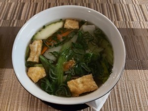 Gemüsesuppe mit Tofu