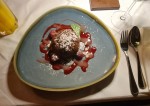 Schokolade–Nougat-Eistrüffel mit weißem Pfirsichmark und Himbeerpüree - Da Capo - Wien