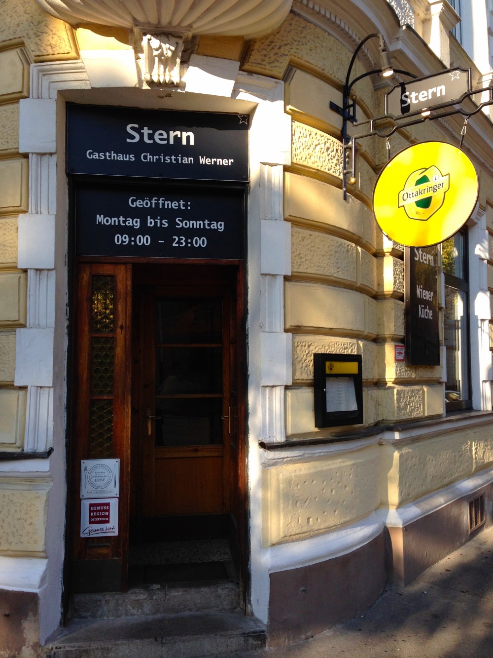 Der Eingang zum Lokal - Stern - Wien