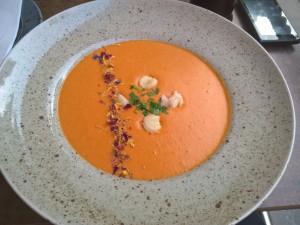 SOPA DE MAÍZ: Cremige Suppe aus dreierlei Mais und Kokosmilch