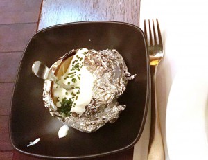 Gergely's - Ofenkartoffel als Beilage zum Steak - Gergely's - Wien