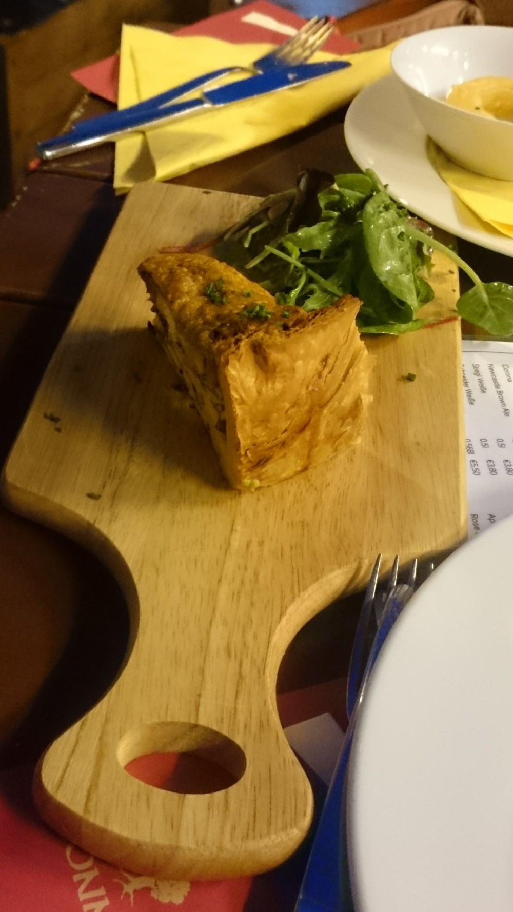 Asparagus&Wild Garlic Quiche with Irish Smoked Gubeen Cheese - O'Connors Old Oak - Wien