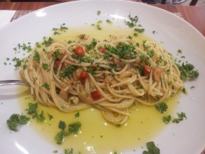 Spaghetti Aglio, Olio e Pepperoncino (8,50 Euro). - Pizzeria Trattoria Italia - Lauterach
