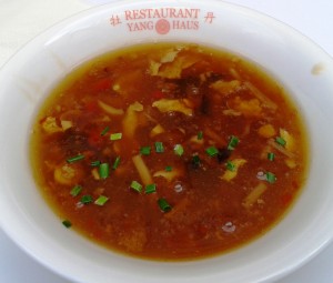 Yang Haus Pikant säuerliche Suppe