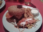 Cheese Burger Classic und Beilagen - American "King Cadillac" Diner - Graz
