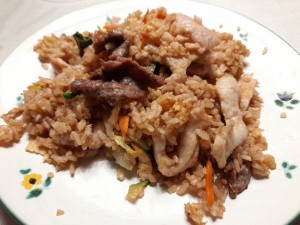 Gebratener Reis mit 3 Sorten Fleisch