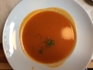 Cremesuppe vom roten Paprika mit Curry - Cafe-Restaurant Hummel - Wien