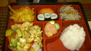 Bento-Box mit Hühnerfleisch und Gemüse - Mr. Chen - Wien