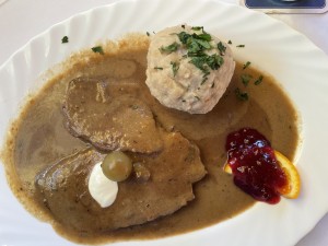 Hirschrahmschnitzel