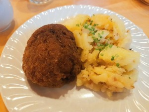 Fleischlaberl - Weinbau Herzog Georg "Waldheuriger" - Großau